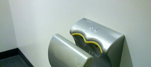 Êtes-vous plutôt sèche-mains électrique ou essuie-mains classique?